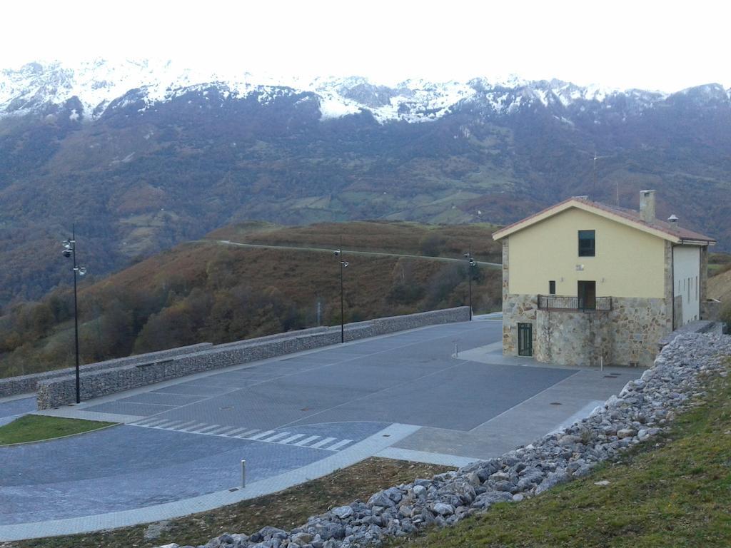 Mirador Del Angliru Hostel Риоса Екстериор снимка