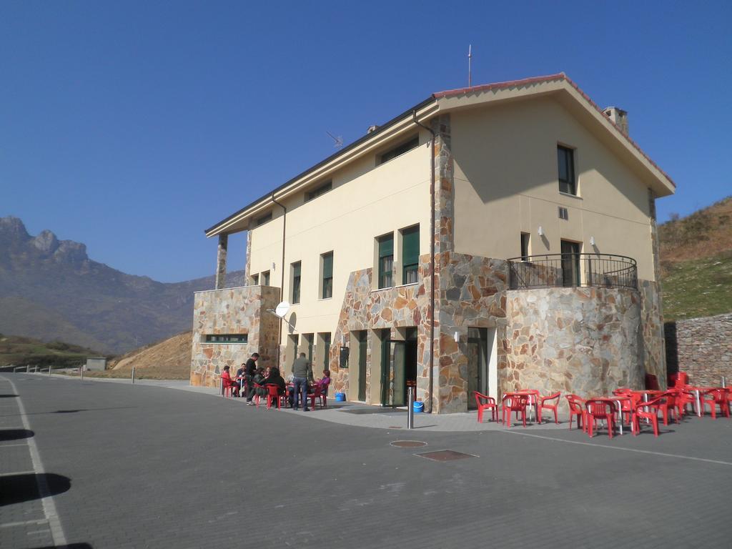 Mirador Del Angliru Hostel Риоса Екстериор снимка
